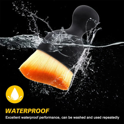 Szczotka do kurzu we wnętrzu samochodu