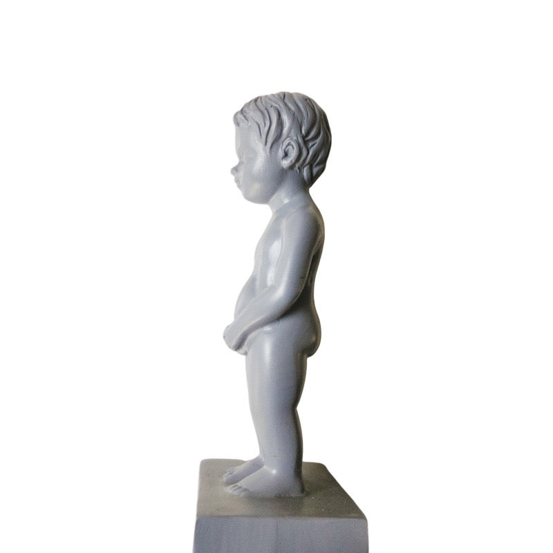 Rzeźba ogrodowa „Siusiu moje rośliny”