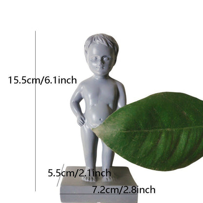 Rzeźba ogrodowa „Siusiu moje rośliny”